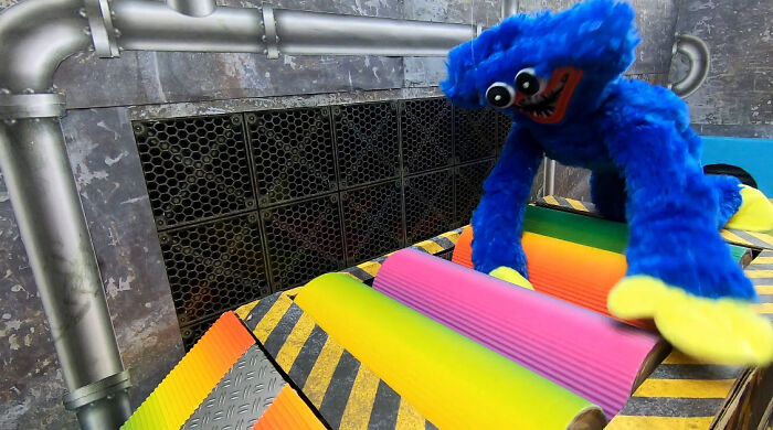 My Hamster Escapes From Hostile Huggy Wuggy In The Awesome Poppy Playtime Maze That I Made (12 Pics) My Hamster Escapes From Hostile Huggy Wuggy In The Awesome Poppy Playtime Maze That I Made (12 Pics)