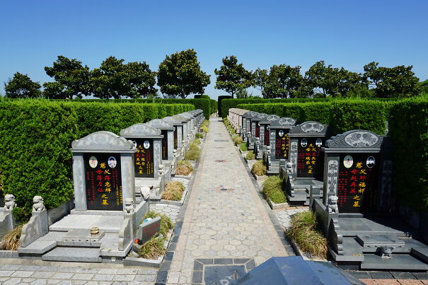 Cemetery_in_China-63d0845197c65.jpg