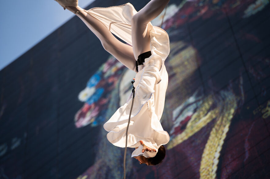 Lietuvos šokėjas, palaikydamas Ukrainą, atliko gravitacinį šokio rutiną (15 nuotraukų)