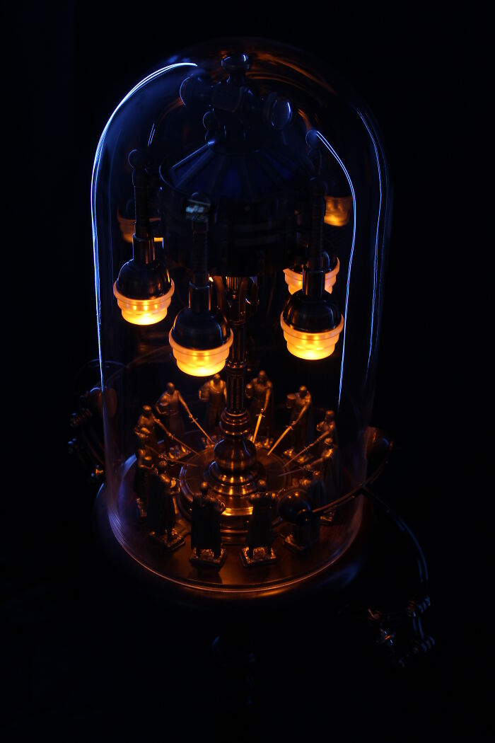 How To Turn A Medieval Legend Into A Lamp (8 Pics) How To Turn A Medieval Legend Into A Lamp (8 Pics)