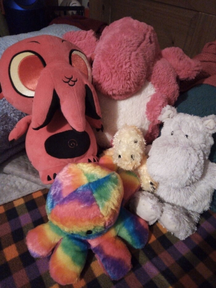 Cute Cthulhu, Octo, Dragon And Hippo Are Hotties And Flumph At The Back Has A Hole Through His Middle To Act As A Hand Warmer. Cthulhu's Eyes Glow In The Dark