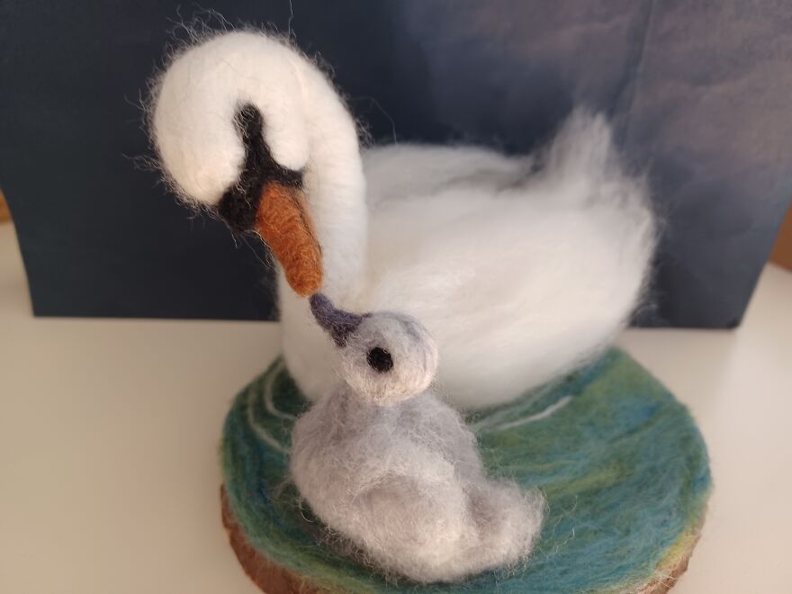 Swan With Signet