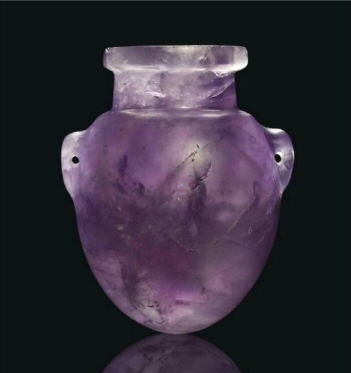 Precioso jarrón neoasirio de amatista, siglo VIII a.C., colección particular