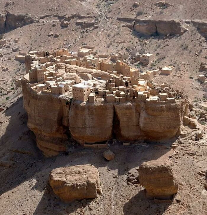 Haid Al-Jazil Is A 500-Year-Old Mud-Brick Village On Top Of A Massive Boulder. Wadi Dawan, Yemen