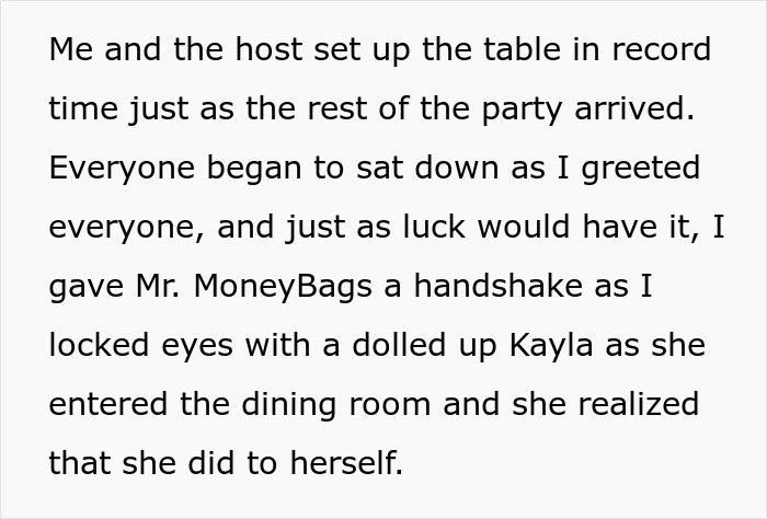 Waitress Loses Her Well-Tipping Table After Absolutely Insisting She Needs To Do Her Makeup For 15 Minutes Waitress Loses Her Well-Tipping Table After Absolutely Insisting She Needs To Do Her Makeup For 15 Minutes