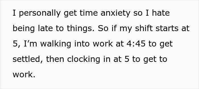 Waitress Loses Her Well-Tipping Table After Absolutely Insisting She Needs To Do Her Makeup For 15 Minutes Waitress Loses Her Well-Tipping Table After Absolutely Insisting She Needs To Do Her Makeup For 15 Minutes