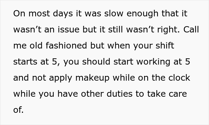 Waitress Loses Her Well-Tipping Table After Absolutely Insisting She Needs To Do Her Makeup For 15 Minutes Waitress Loses Her Well-Tipping Table After Absolutely Insisting She Needs To Do Her Makeup For 15 Minutes