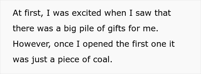 Person Goes To Celebrate Christmas With Fiancé's Family For The First Time, Loses It After Getting 18 Pieces Of Coal As Gifts Person Goes To Celebrate Christmas With Fiancé's Family For The First Time, Loses It After Getting 18 Pieces Of Coal As Gifts