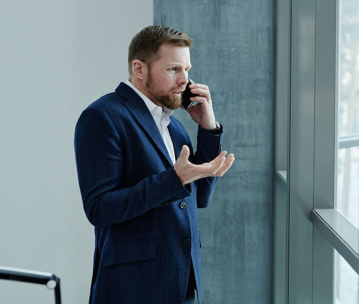 Boss Refuses To Book A Hotel For Employee’s Business Trips, Regrets It When He Sees The Traveling Costs Boss Refuses To Book A Hotel For Employee’s Business Trips, Regrets It When He Sees The Traveling Costs