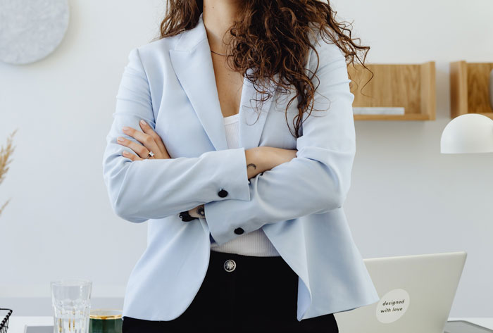 Toxic Manager Screws Herself Over By Suspending Almost All Employees For Not Engaging In Conversation, Gets Fired Toxic Manager Screws Herself Over By Suspending Almost All Employees For Not Engaging In Conversation, Gets Fired