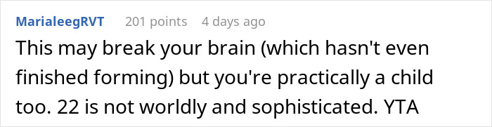 Bride Asks If She's A Jerk To Exclude Her Friend Who's 2 Years Younger From Her "Childfree Wedding", Gets A Reality Check Bride Asks If She's A Jerk To Exclude Her Friend Who's 2 Years Younger From Her "Childfree Wedding", Gets A Reality Check