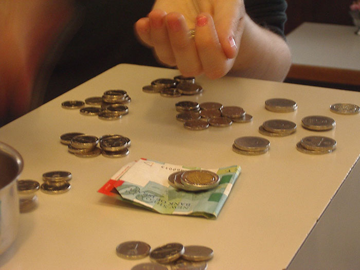 Domino’s Delivery Driver Goes Viral With 816K Views After Sharing How Much She Earns In Tips Domino’s Delivery Driver Goes Viral With 816K Views After Sharing How Much She Earns In Tips