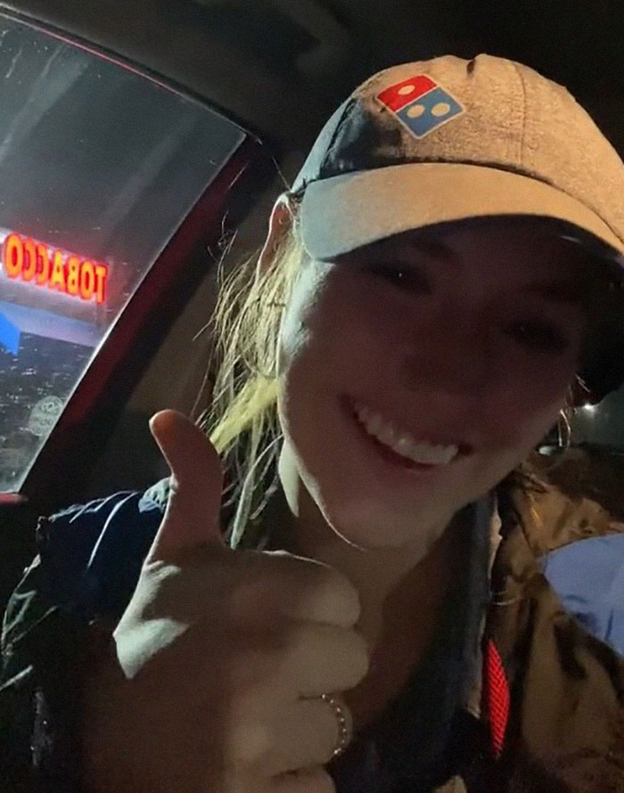 Domino’s Delivery Driver Goes Viral With 816K Views After Sharing How Much She Earns In Tips Domino’s Delivery Driver Goes Viral With 816K Views After Sharing How Much She Earns In Tips