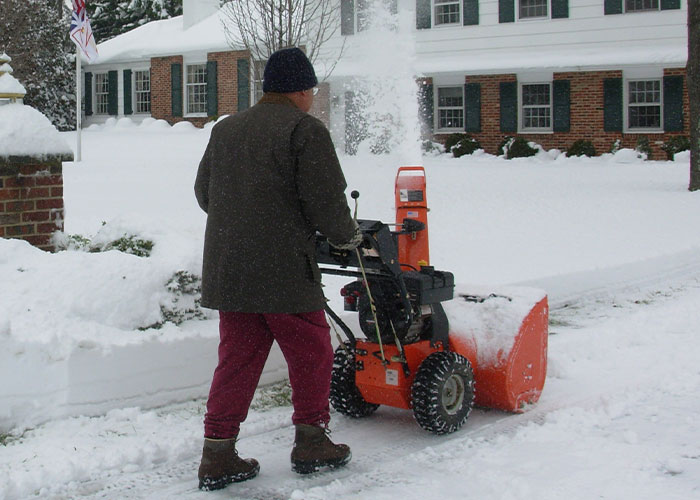 entitled neighbors demand snow blow driveway 4