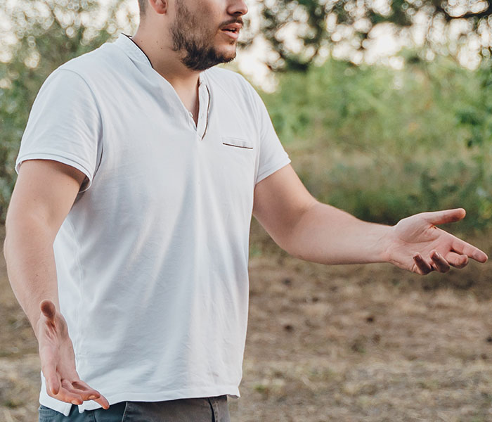Entitled Parents Throw A Scene After Parking In This Guy's Driveway, Call The Cops On Him, Get Themselves Towed And Nearly Arrested Instead Entitled Parents Throw A Scene After Parking In This Guy's Driveway, Call The Cops On Him, Get Themselves Towed And Nearly Arrested Instead