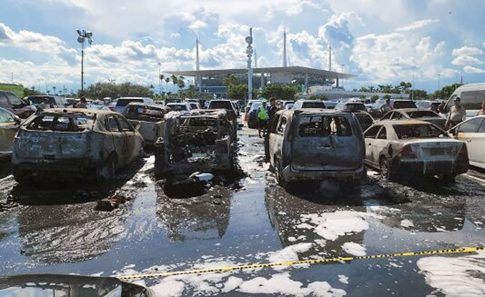 Alguien dejó una parrilla encendida en el estacionamiento en el partido de los Dolphins contra los Patriots