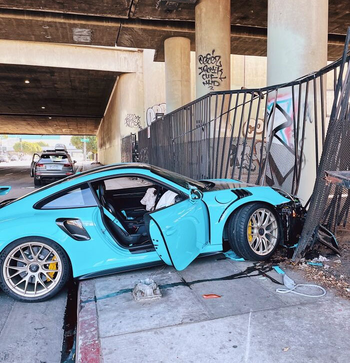 Alguien estrelló un GT2 RS mientras lo probaba en Los Ángeles