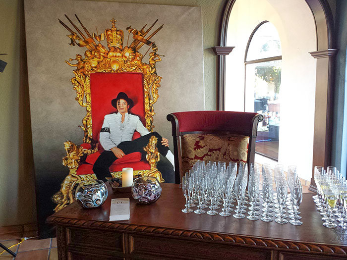 I Went To A Wedding At Michael Jackson's Las Vegas House. This Is What Greeted Everyone At The Entrance