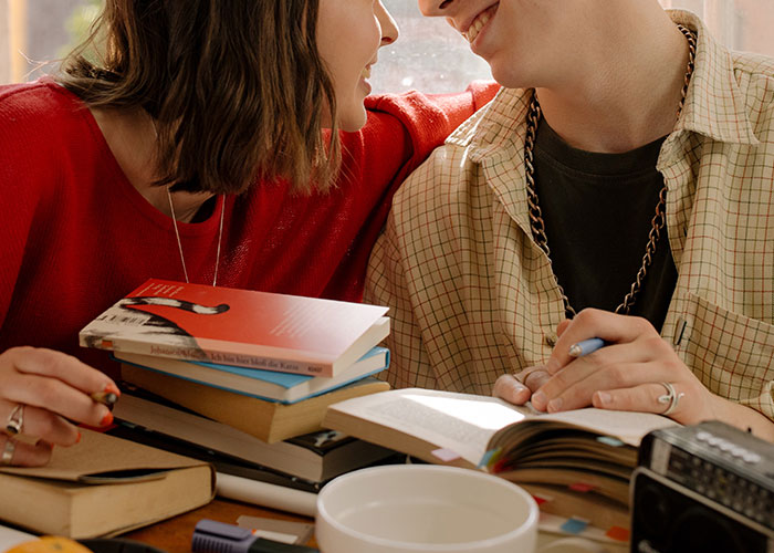 30 People Who've Kept Tabs On Their High School Crush Share How They Turned Out As An Adult