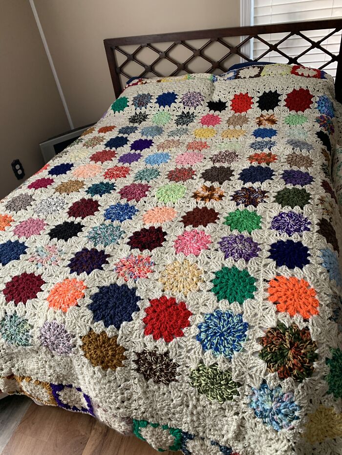6 Weeks With A Broken Ankle I Made This Queen Sized Afghan