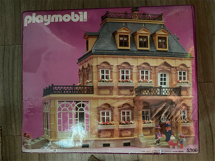 PLAYMOBIL 5300 Victorian dollhouse mansion playset box