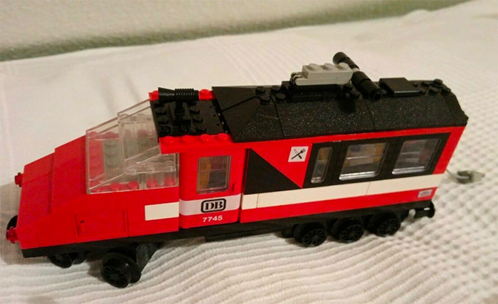 Vintage LEGO 7745 High-Speed city express passenger train
