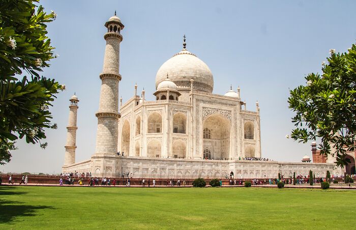 Taj Mahal And Tourists 