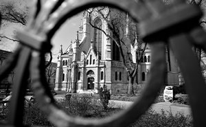 My 23 Black And White Photos I Took In The Streets Of Budapest, Hungary