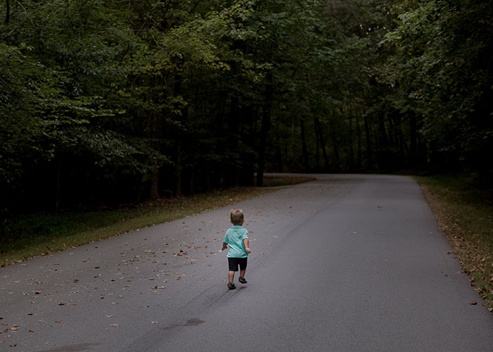 Woman Rushes Home After Learning Police Found Her Toddler By The Highway, Finds Her Husband Gaming In His Room Despite The Alarms Blasting Woman Rushes Home After Learning Police Found Her Toddler By The Highway, Finds Her Husband Gaming In His Room Despite The Alarms Blasting