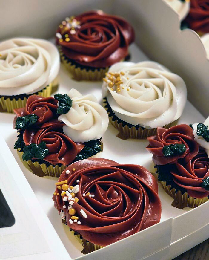 Preparing For Valentine's Day With These Rosette Cupcakes