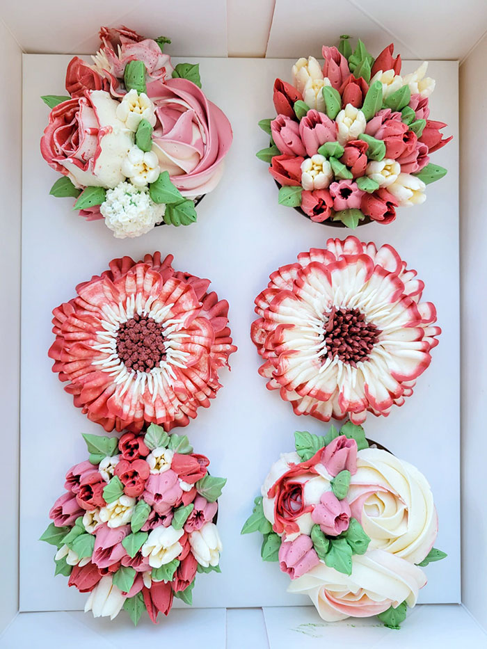 Mom's Valentine's Day Floral Cupcake Set