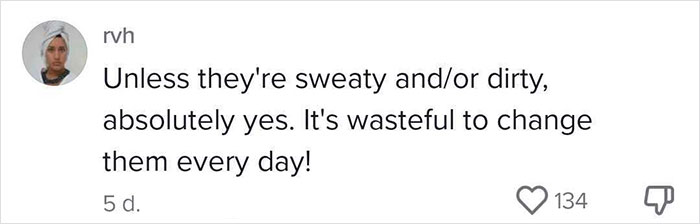 Woman Sparks Heated Discussion By Admitting She Doesn’t Wash Pajamas After Every Wear Woman Sparks Heated Discussion By Admitting She Doesn’t Wash Pajamas After Every Wear