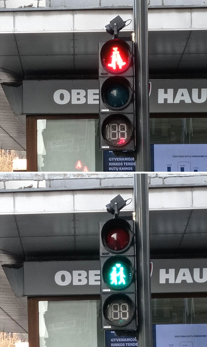 My Town Has Changed Standard Traffic Lights To Images Of A Couple In Love For The Upcoming St. Valentine's Day