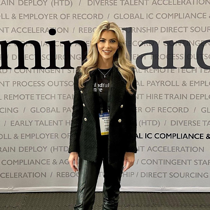 Woman Catches Vendors Having 'Locker Room' Chats About Her During A Meeting, Cancels The Sale Despite VP's Desperate Attempts To Save It Woman Catches Vendors Having 'Locker Room' Chats About Her During A Meeting, Cancels The Sale Despite VP's Desperate Attempts To Save It