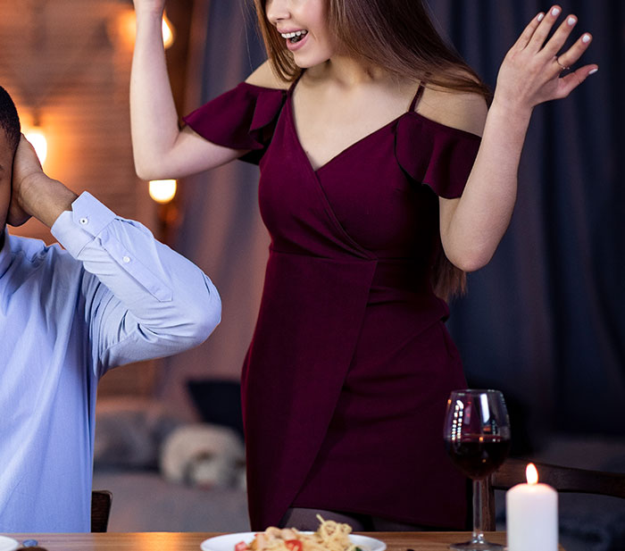 “You Just Assume Because I’m Vegan I Only Eat Salads?”: Sister Under Fire After Not Catering To Brother’s Vegan GF At Her Engagement Dinner “You Just Assume Because I’m Vegan I Only Eat Salads?”: Sister Under Fire After Not Catering To Brother’s Vegan GF At Her Engagement Dinner