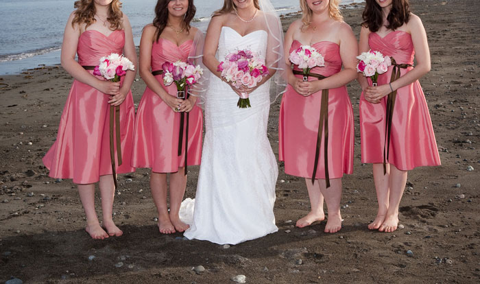 Bridezilla Cries And Tells Her Sister Not To Come To Her Wedding, Trying To Guilt Her Into Growing Out Her Hair For The Wedding Bridezilla Cries And Tells Her Sister Not To Come To Her Wedding, Trying To Guilt Her Into Growing Out Her Hair For The Wedding