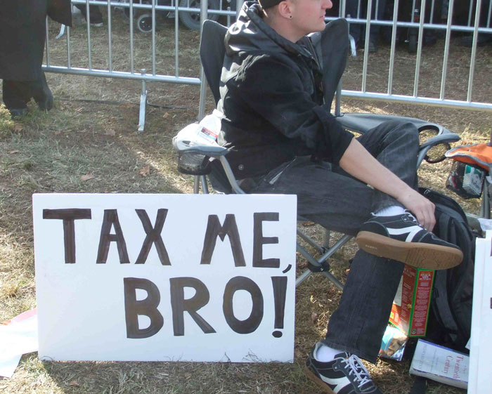 Entitled Woman Got Used To Her Roommate Filing Taxes For Her While She Watched Shows Instead, Calls Her Out When She Refuses Entitled Woman Got Used To Her Roommate Filing Taxes For Her While She Watched Shows Instead, Calls Her Out When She Refuses