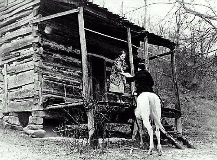 Kentucky Pack-Horse Librarians: Appalachian Mountain Riders Deliver Books Through The Works Progress Administration (Wpa) Of The 1930s