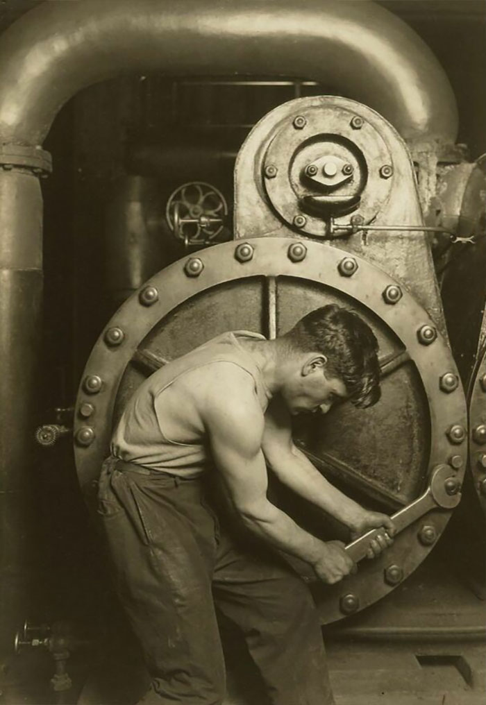 Mecánico de la central eléctrica, 1924, por Lewis Hine
