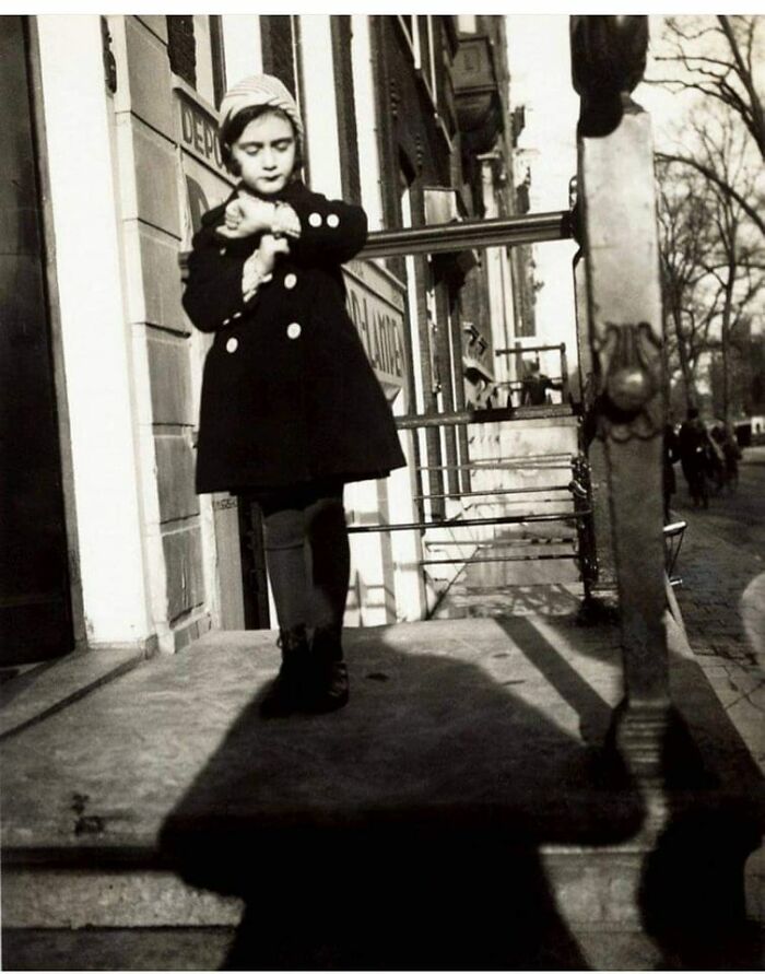 Ana Frank a los 5 años… Fotografía hecha por su padre, Otto