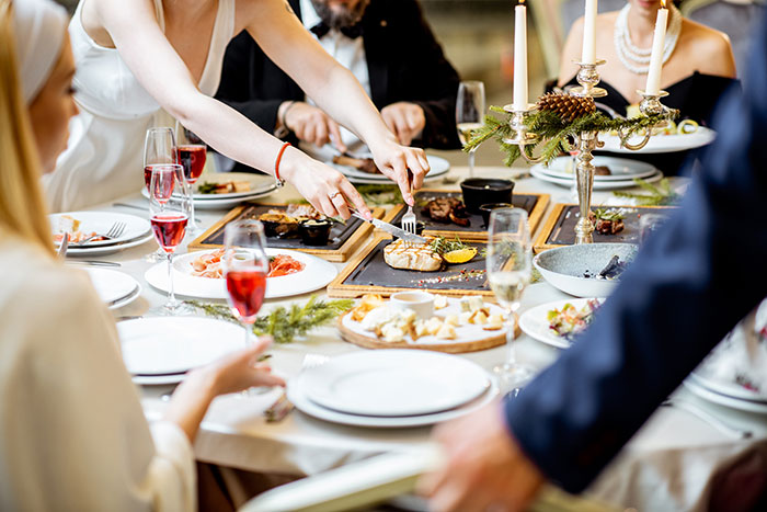 “You Just Assume Because I’m Vegan I Only Eat Salads?”: Sister Under Fire After Not Catering To Brother’s Vegan GF At Her Engagement Dinner “You Just Assume Because I’m Vegan I Only Eat Salads?”: Sister Under Fire After Not Catering To Brother’s Vegan GF At Her Engagement Dinner