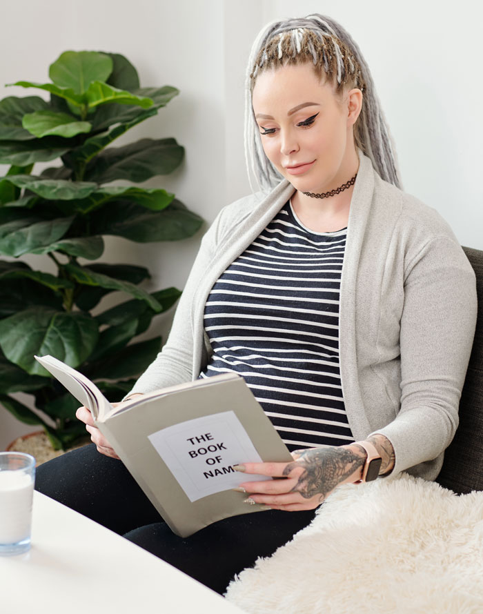 Brother Reminds Pregnant Sister That The Baby Is An “Actual Human Person, Not A Fun Alter Ego” After Hearing Her Choice In Names Brother Reminds Pregnant Sister That The Baby Is An “Actual Human Person, Not A Fun Alter Ego” After Hearing Her Choice In Names