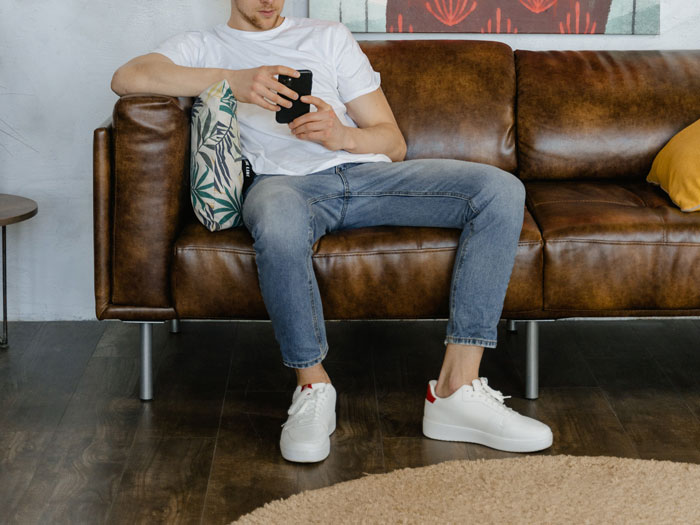 Man Asks If He’s A Jerk For Wanting To Celebrate His Wedding Anniversary With His Wife Instead Of Babysitting His Sister Man Asks If He’s A Jerk For Wanting To Celebrate His Wedding Anniversary With His Wife Instead Of Babysitting His Sister