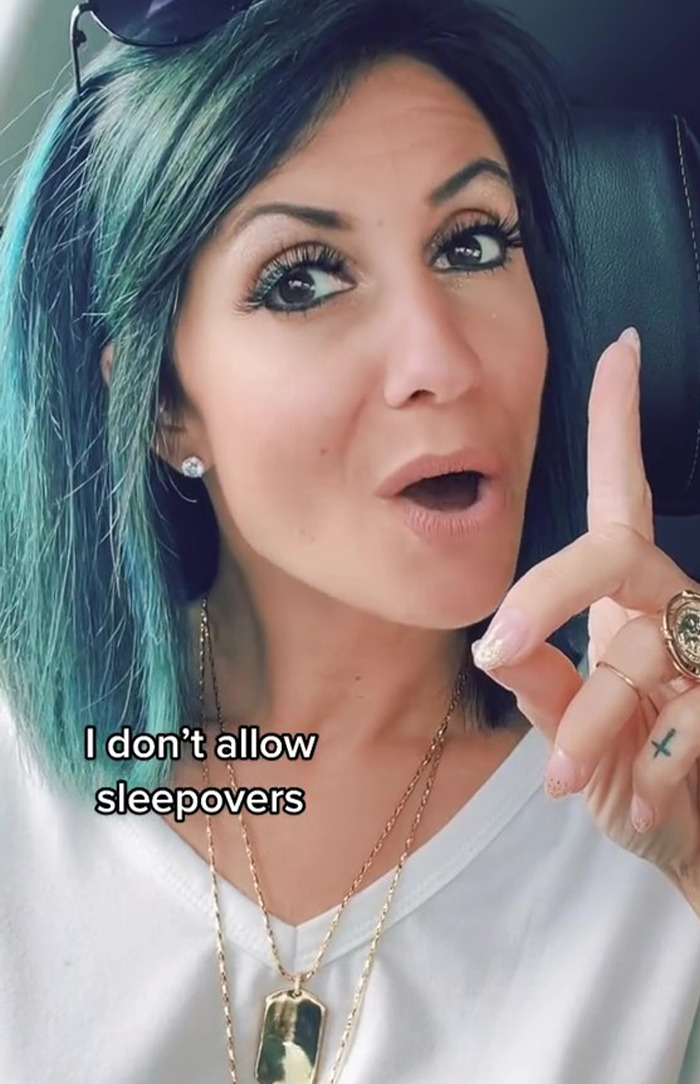 TikTok Mom Provokes Online Debate After Explaining Why She Prohibits Her Kids From Going To Sleepovers TikTok Mom Provokes Online Debate After Explaining Why She Prohibits Her Kids From Going To Sleepovers