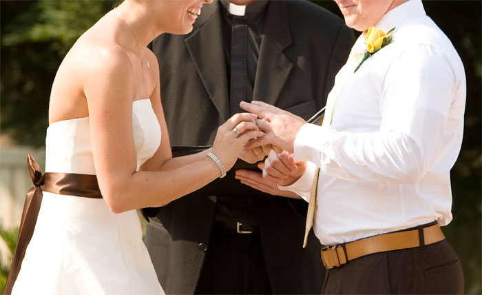 Bride Livid MIL Shows Up In A Near-Identical Wedding Gown And Starts Gaslighting Her Bride Livid MIL Shows Up In A Near-Identical Wedding Gown And Starts Gaslighting Her