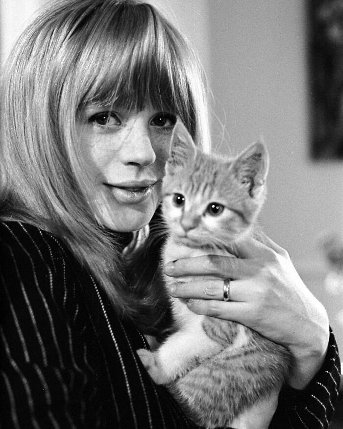 British Singer And Actress Marianne Faithfull With A Young Kitten In 1966