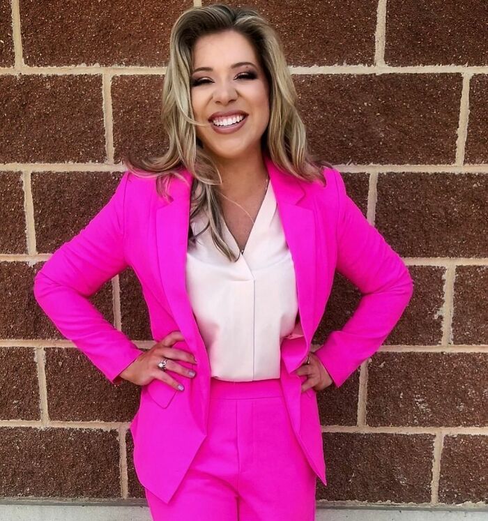 Lawyer Points Out The Illegal Things Employers Do Knowingly And Goes Viral With 25M Views Lawyer Points Out The Illegal Things Employers Do Knowingly And Goes Viral With 25M Views