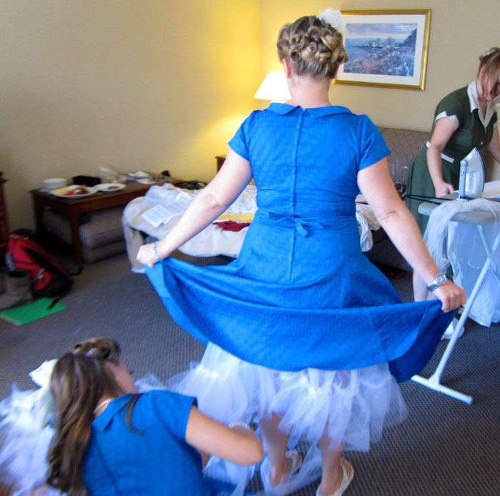 Bridezilla Cries And Tells Her Sister Not To Come To Her Wedding, Trying To Guilt Her Into Growing Out Her Hair For The Wedding Bridezilla Cries And Tells Her Sister Not To Come To Her Wedding, Trying To Guilt Her Into Growing Out Her Hair For The Wedding