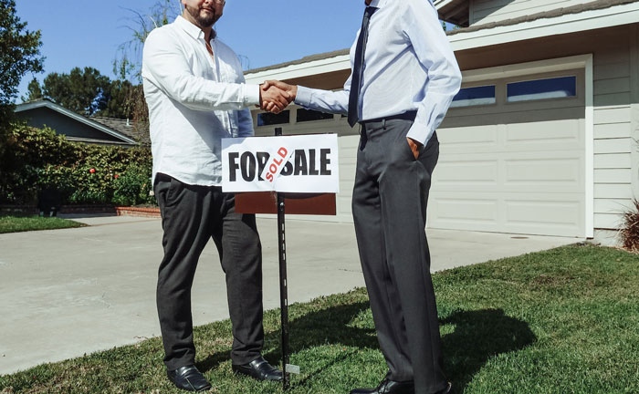 22 Y.O. Criticized By Boomer Grandparents For Failing To Move Out, Rants In Surprise How They Live In "Fantasy Land" 22 Y.O. Criticized By Boomer Grandparents For Failing To Move Out, Rants In Surprise How They Live In "Fantasy Land"