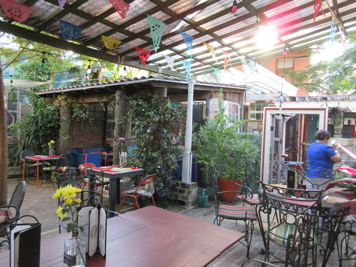 Moneyed Friend Quietly Bails, Knowing That Pals Who Over-Ordered Will Expect Them To Split The Restaurant Bill Moneyed Friend Quietly Bails, Knowing That Pals Who Over-Ordered Will Expect Them To Split The Restaurant Bill